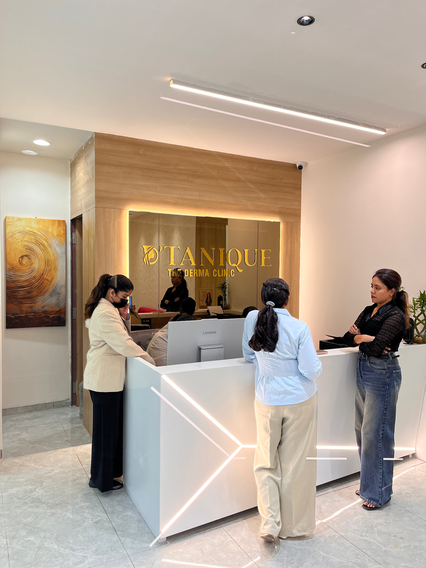 D'Tanique reception team welcoming clients